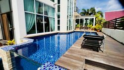 Sennett Avenue (D16), Detached #464604301